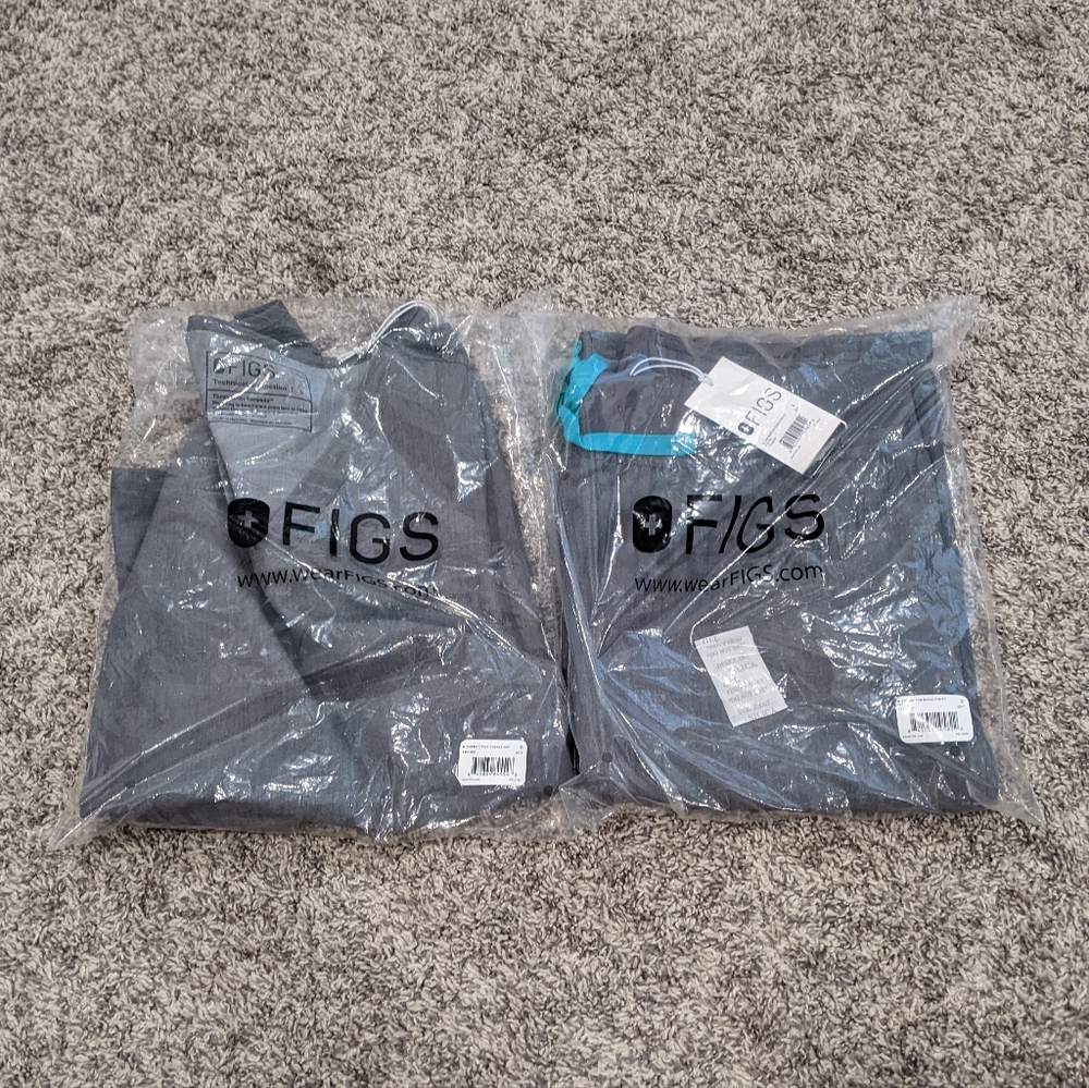 NWT Figs Charcoal Scrub Set